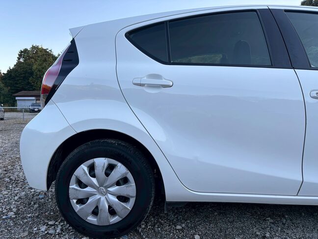 日常使いにも良い！ 扱いやすいコンパクトサイズで、街乗りでの駐車も楽々！【アクア】